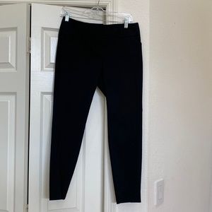 The Limited exact stretch pant. Black. Excellent used condition.